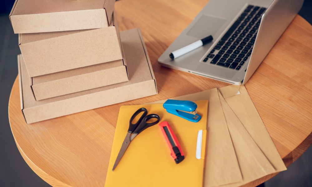set packaging materials portable computer table